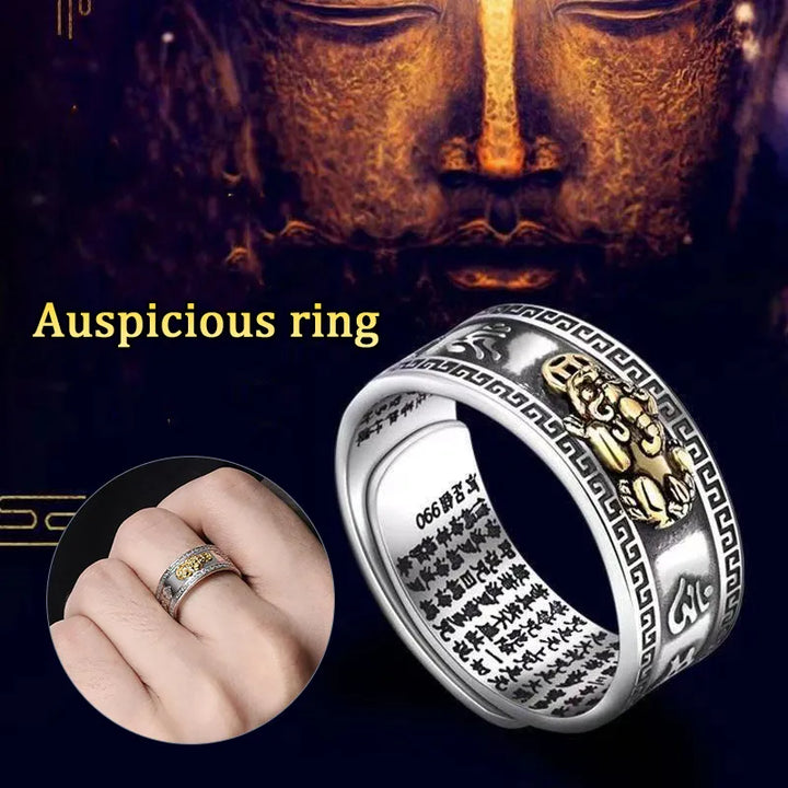Unisex Pixiu Glücksring am Finger. Stilvoller Silberring, Amulett für Reichtum und Schutz. Fengshui Schmuckstück.