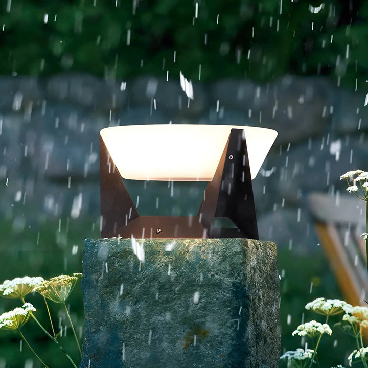 Stimmungsvolle LED Solar-Gartenlampe, japanisch, für wunderschöne Akzente & Wegbeleuchtung im Garten bei Nacht.