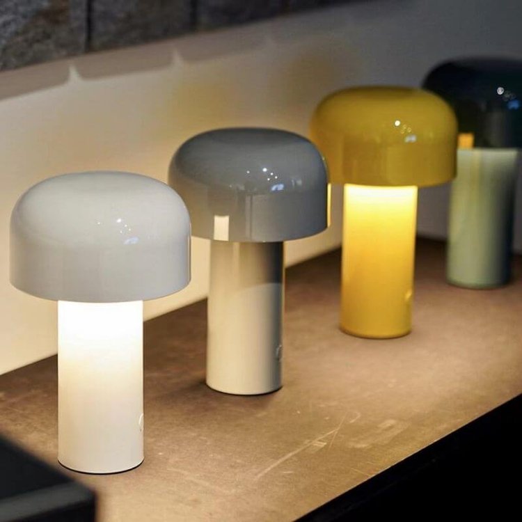 Dekorative Pilz LED Lampe mit Farbwechsel, kabellos, tragbar für Innen & Außen.
