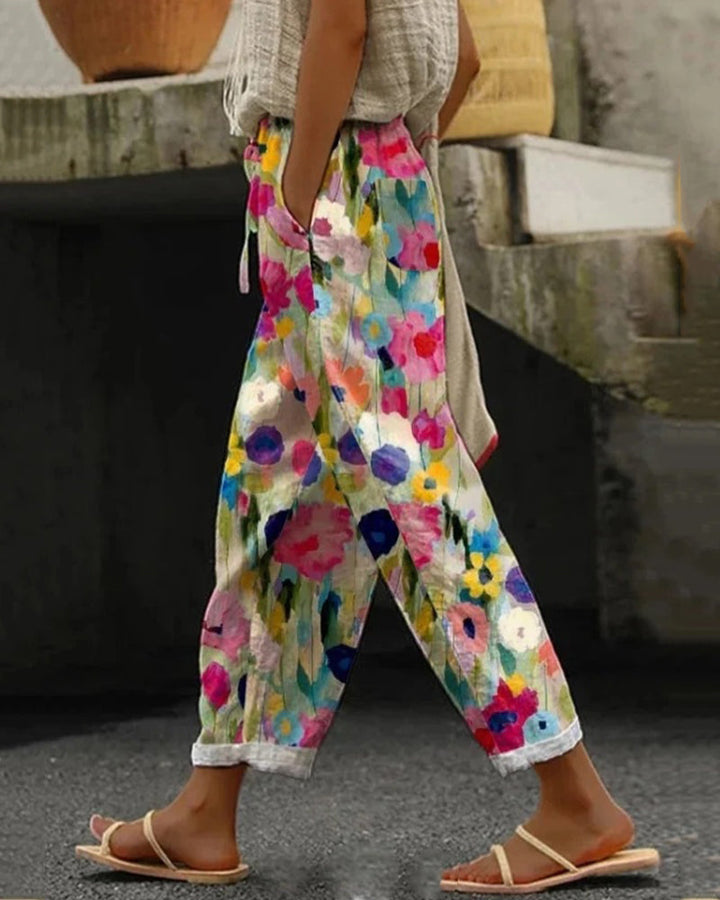 Modische Damen Jogginghose Juno in lebendigen Farben. Eine bequeme und vielseitige Freizeithose für den Alltag.