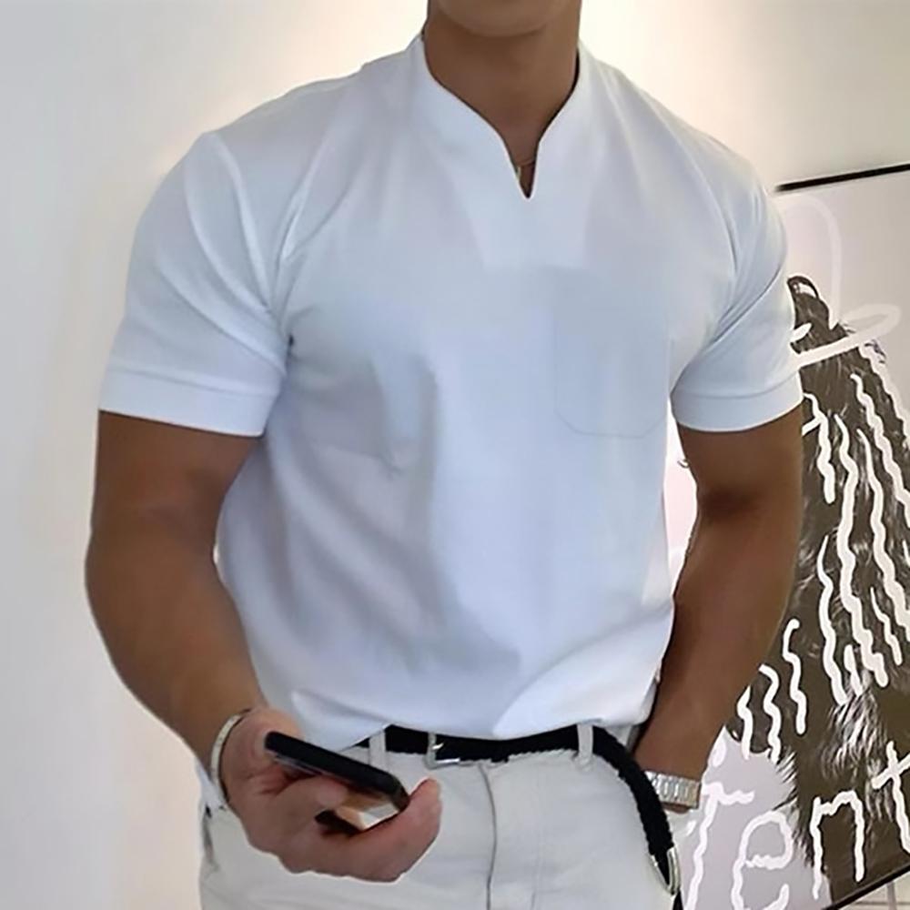 Schlicht-elegantes Männer Freizeit-Poloshirt, kurzärmlig und atmungsaktiv.