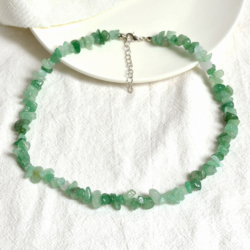 Einzigartige Edelsteinkette für Damen, poliert & stilvoll, als besonderes Geschenk.