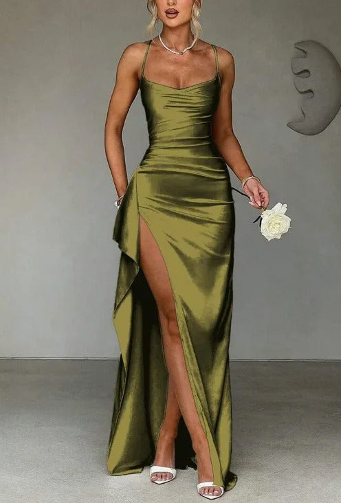 Festliches Damen Maxikleid, trägerlos, mit elegantem Herzausschnitt & Beinschlitz. Stilvolles Gala-Outfit.