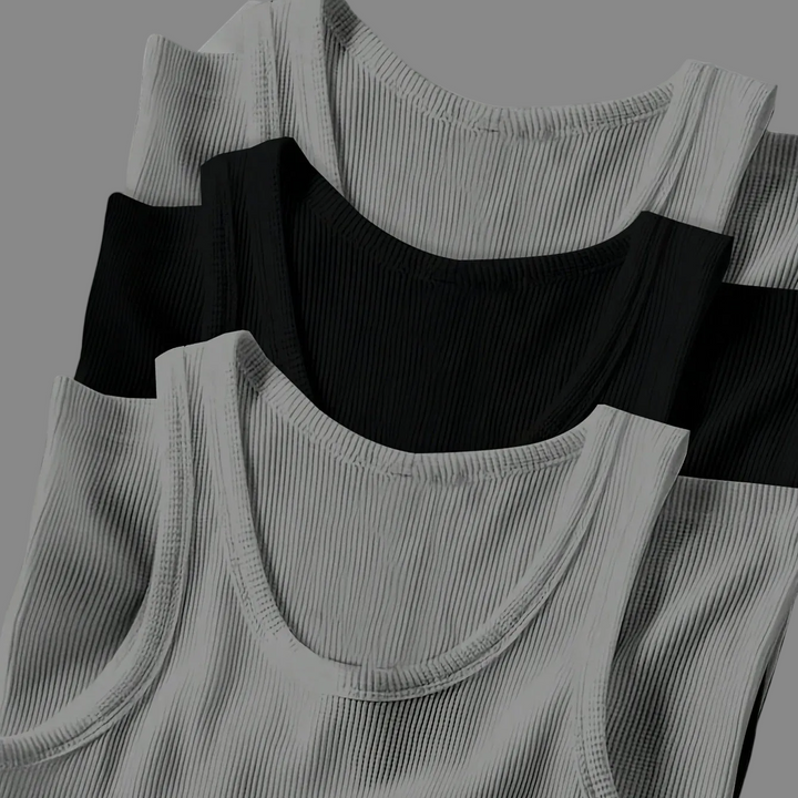 Vielseitiges Herren Ripp-Tanktop Set, ideal als Basic oder Sportshirt für jede Aktivität.