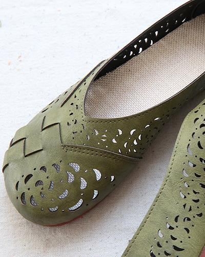 Stilvolle Damen Sommerschuhe: perforierte Ballerinas als bequeme Slip-On-Schuhe für warme Tage.