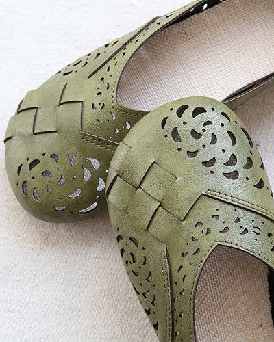 Detailaufnahme: Perforierte Damen Ballerinas, atmungsaktive Slip-On-Schuhe für luftigen Komfort.