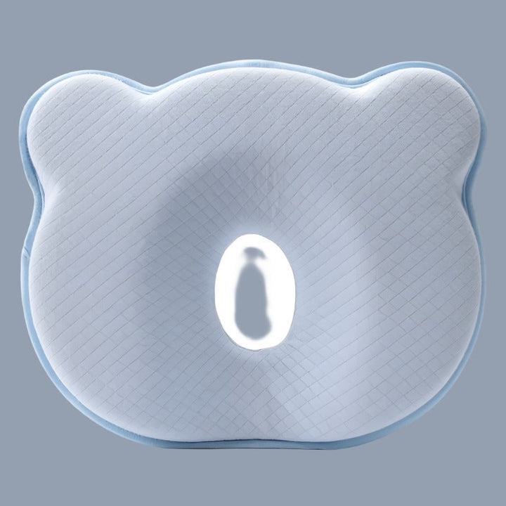 Weiches ErgoNest Memory-Schaum Babykissen für ruhigen Schlaf & gesunde Kopfentwicklung von Säuglingen.