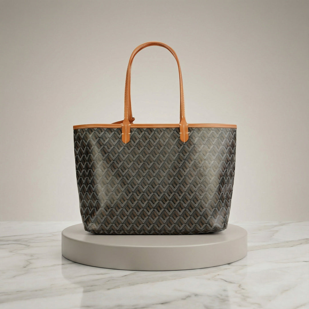 Damen Handtasche elegant strukturiert aus Kunstleder für Büro & Alltag; stilvolles Accessoire.