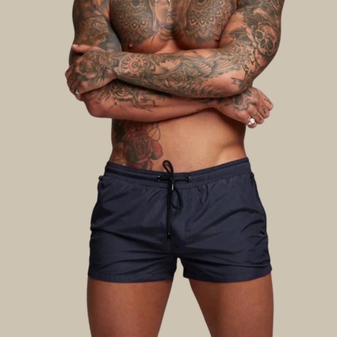 Bequeme Herren Badehose mit Stretch für maximale Bewegungsfreiheit im Sommerurlaub & beim Schwimmen.