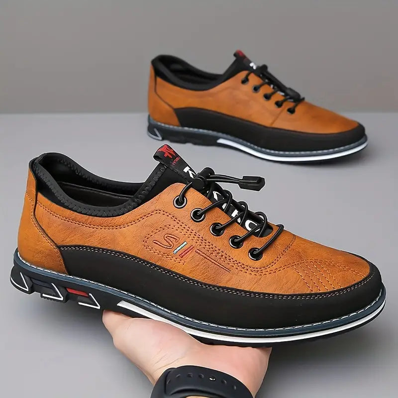 Schwarze Herren Sneaker, stilvoll & bequem, klassische Alltagsschuhe.