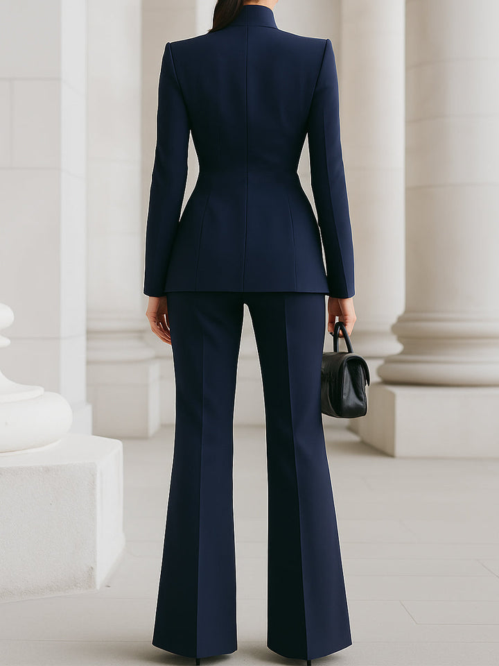 Stilvoller Damen Hosenanzug: Blazer & Hose, ideal für modebewusste Frauen im Business-Umfeld & Abendgarderobe.