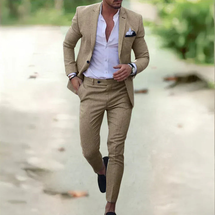 Stilvoller Milan Slim Fit Sommeranzug, moderne Herrenmode in frischen Farben.