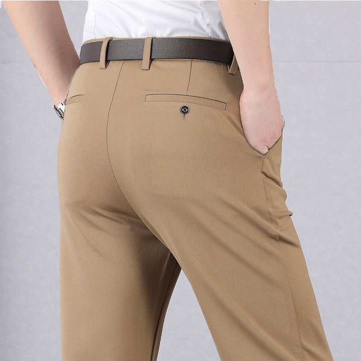 Modische Herren Stretchhose Alex für ultimativen Komfort. Ideal als Freizeithose.