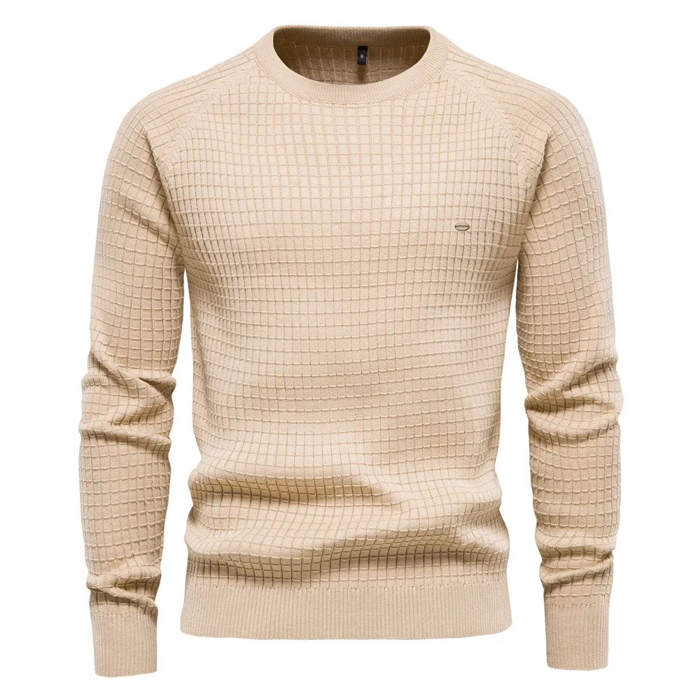 Bequemer & stilvoller Herren Pullover mit Rundhalsausschnitt. Perfekte Herbst- & Wintermode für Männer.