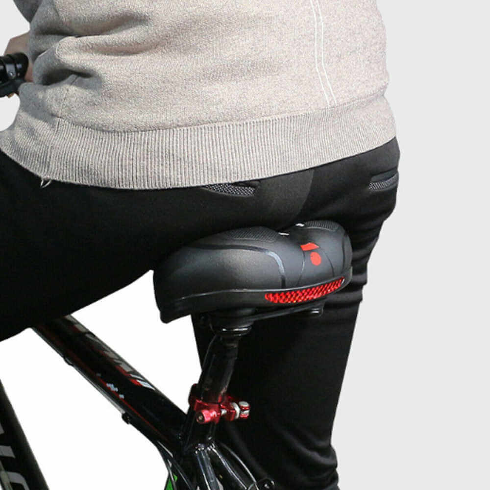 Universeller Komfortsattel für Fahrräder, ergonomisch & schmerzlindernd, für jede Tour geeignet.