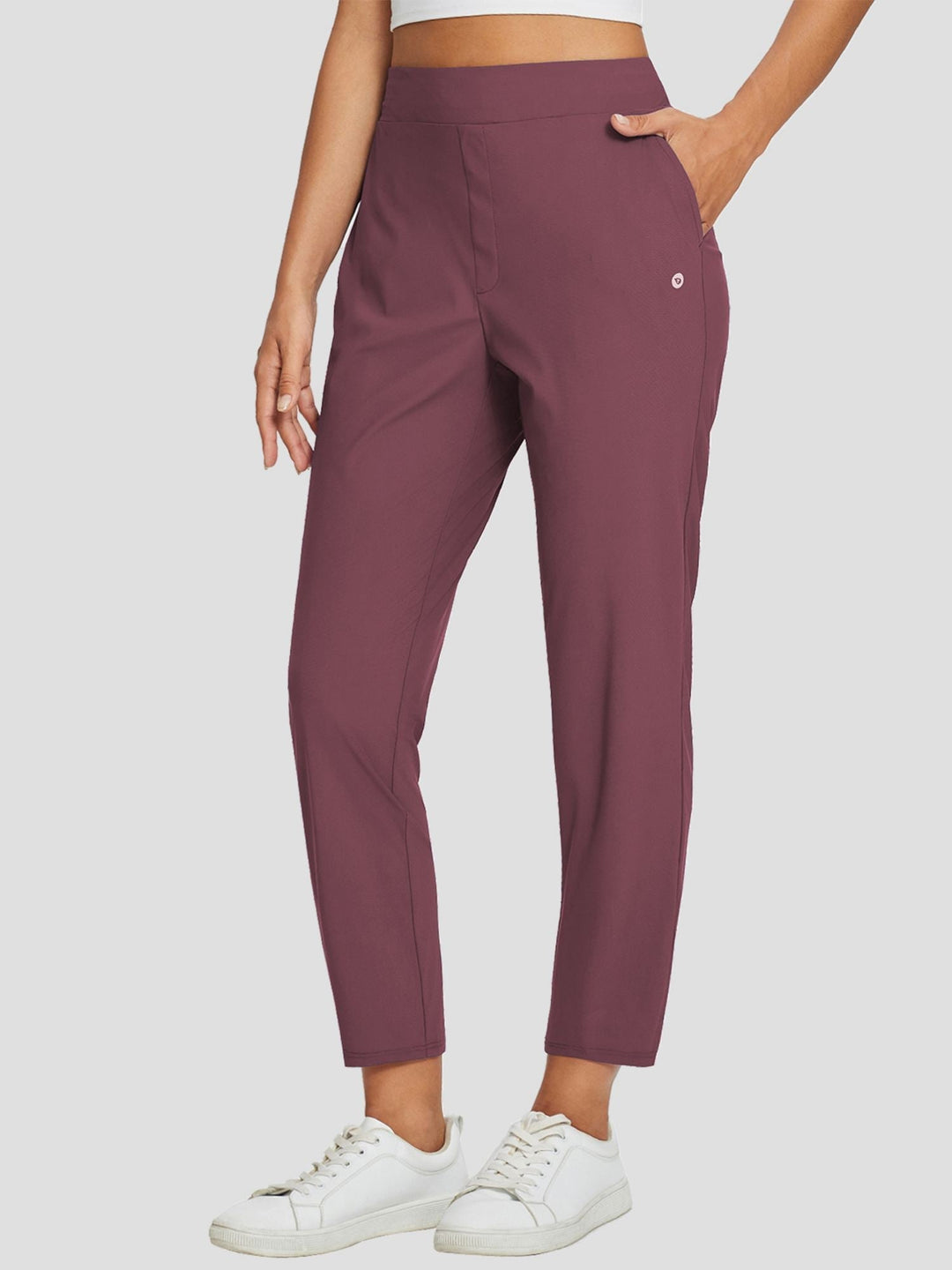 Sportliche Damen Leinenhose, hoher Bund, UPF 50+ UV-Schutz, mit praktischen Taschen für Wanderungen.