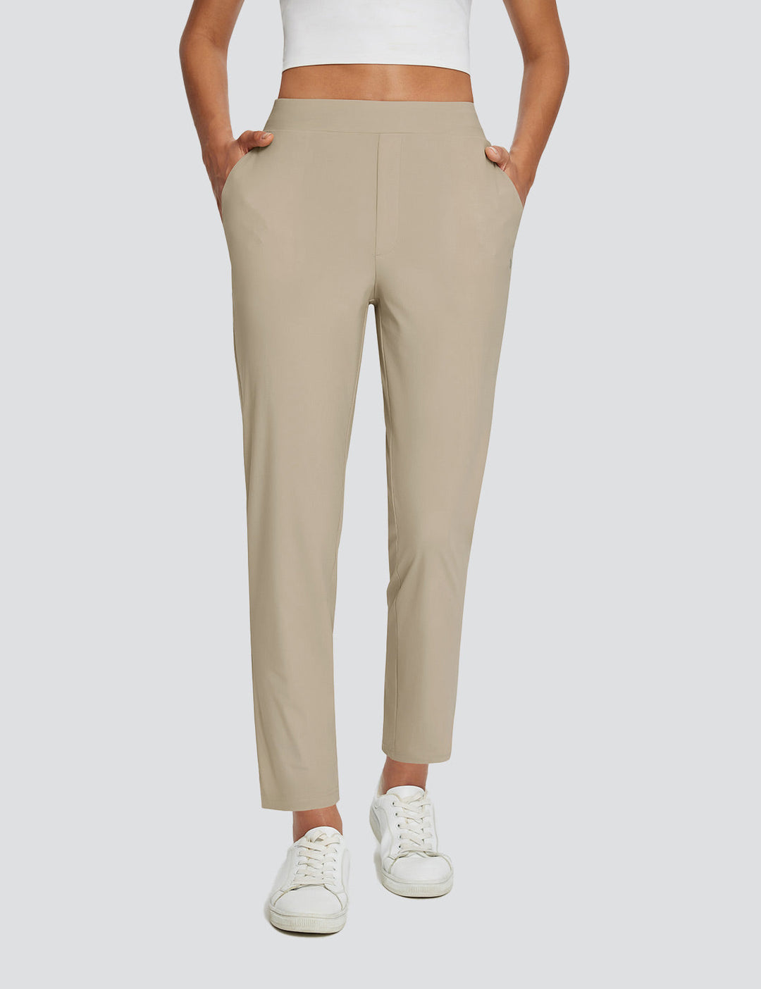 Funktionale Damen Outdoorhose aus Leinen, hoher Bund, UPF 50+ Sonnenschutz & geräumige Cargotaschen.