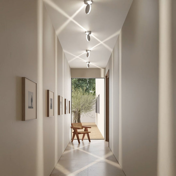LED Projektions-Spotlight mit 360° Drehung für magische Raumstimmung und beeindruckende Lichteffekte.