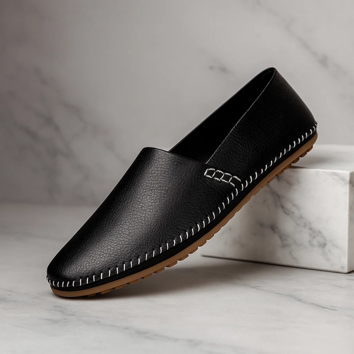 Moderne Herren Casual Slipper, bequeme Schlupfschuhe mit rutschfester Sohle, ideal für Alltag und Urlaub.