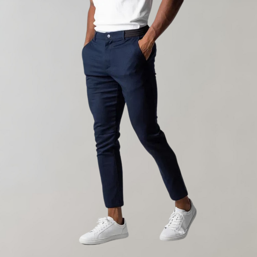 Blaue Herren Chinohose, elegante Freizeithose für Herren, perfekt für stilvolle Alltags-Looks.