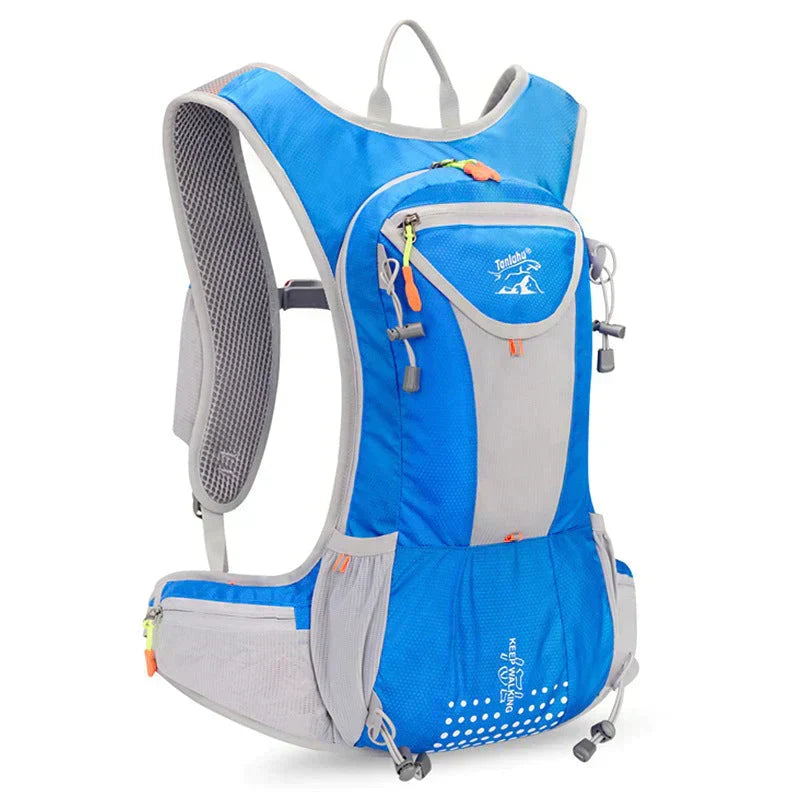 Unisex Sportrucksack, robust & wasserdicht, mit 2L Trinkblase für maximale Hydration beim Wandern.