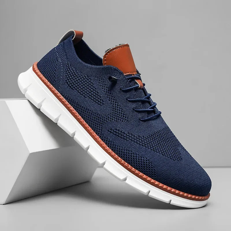 Detailaufnahme Material: Hochwertige Herren Komfortschuhe, atmungsaktiv & stilvoll. Optimaler Tragekomfort den ganzen Tag.