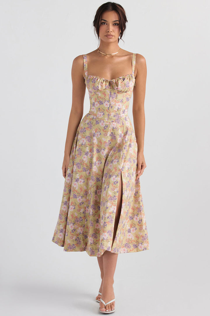 Luftiges Frühlingskleid / Sommerkleid für Damen. Bustierkleid mit Blumen. Ideal für warme Tage & modische Looks.