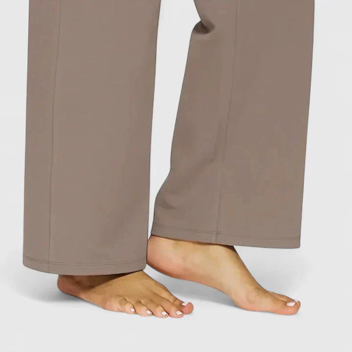 Moderne Damenmode: Nadine Loungehose mit weitem Schnitt, Stretchbund, entspannte Passform für höchsten Komfort.