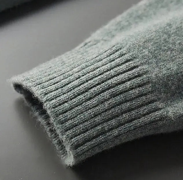 Eleganter Herren Rollkragenpullover für Business, Freizeit und besondere Anlässe im Winter.