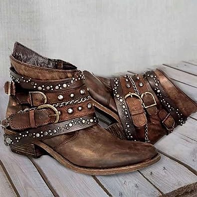 Eleganter Vintage Slip-On Damenstiefel für Stil & Komfort. Perfekt für Herbst- und Wintermode.