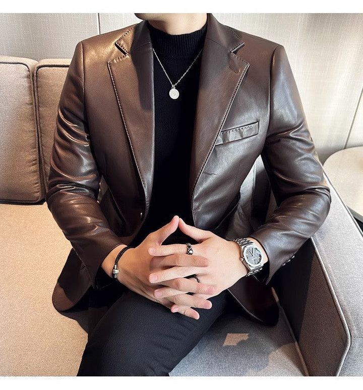 Zeitloser Herren Blazer, bequem und elegant. Die ideale Wahl für stilbewusste Männer und Business-Mode.