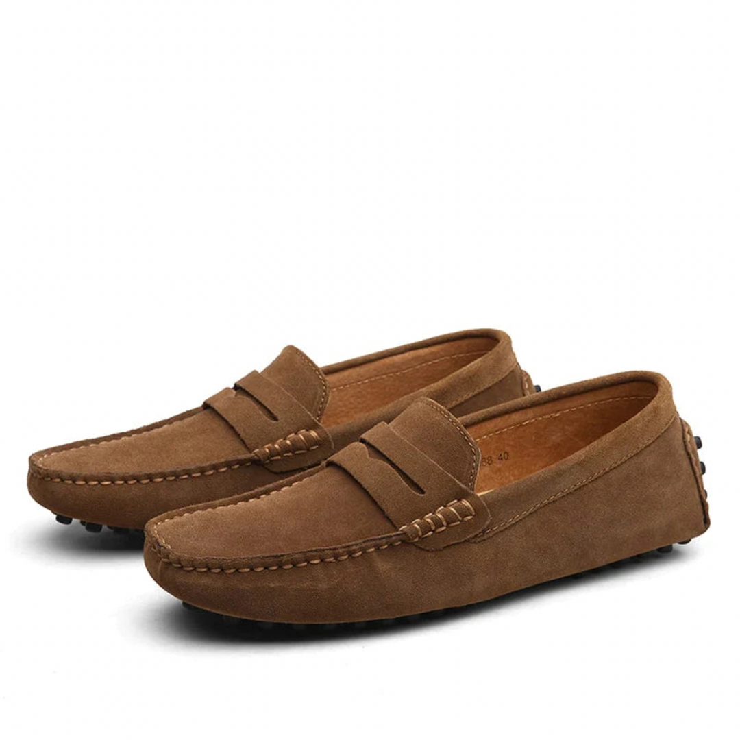 Braune Herrenschuhe: Stilvolle Loafers, ideal für Business Casual und gehobene Freizeitlooks.