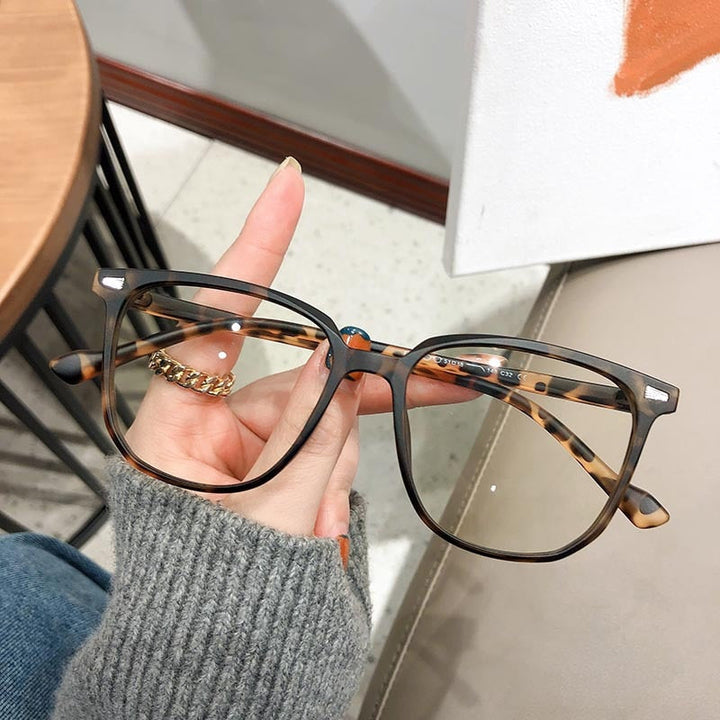 Kurzsichtige Unisex Brille mit Blaulichtschutz, klares Design, schützt die Augen stilvoll.