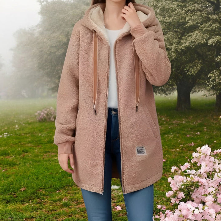 Damen Kapuzenjacke für den Winter, praktisch mit Reißverschluss & Taschen, kuschelig warm für Outdoor-Aktivitäten.