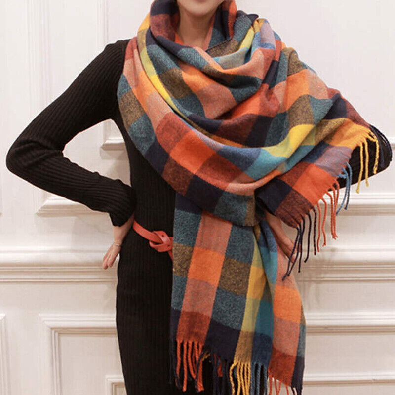 Hochwertiger Damen Winterschal, warm & weich, perfekt für einen eleganten Look an kalten Tagen.
