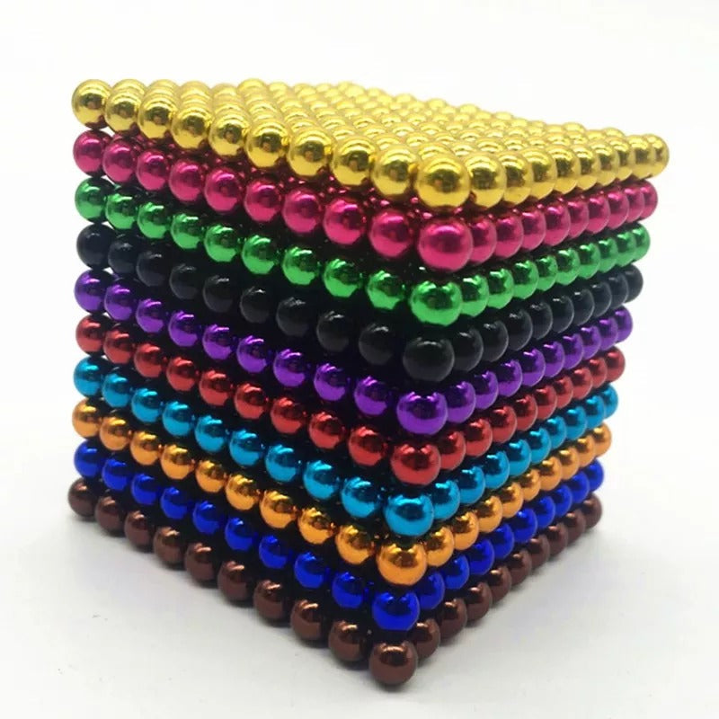 Farbenfrohes Magnetkugel Baustet für Kinder zur Entwicklung von Kreativität & feiner Motorik.