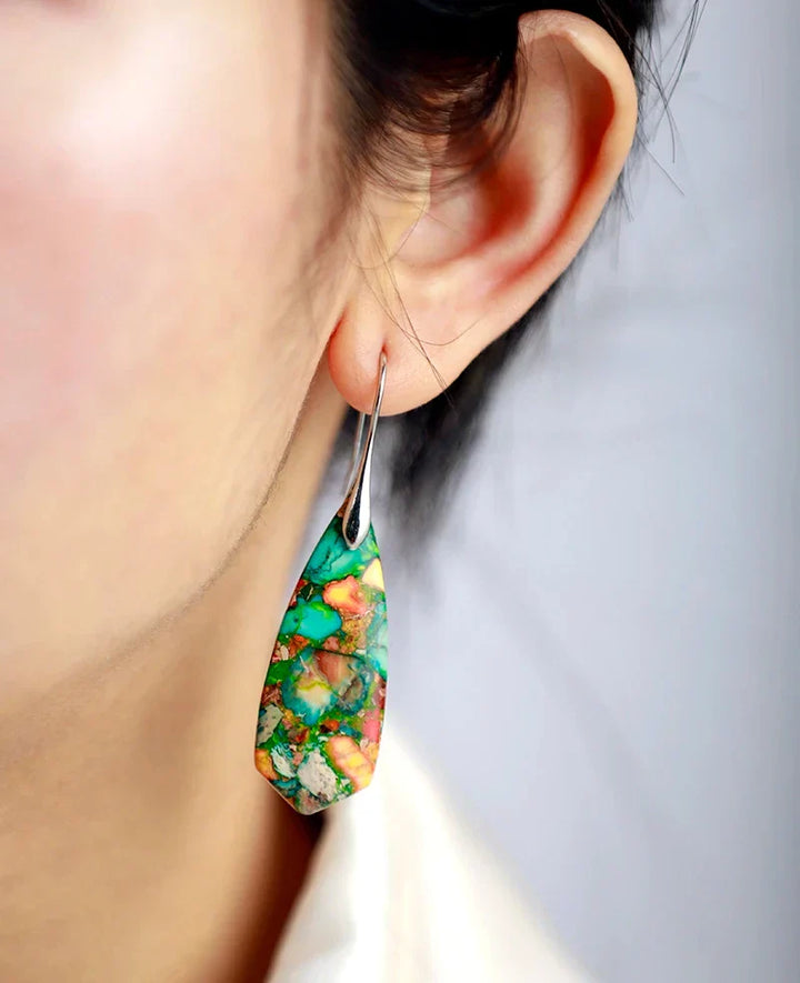 Elegante Damen Tropfenohrringe mit leuchtendem Imperial Jaspis. Hochwertiger Edelsteinschmuck.