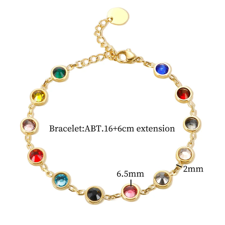 Nahaufnahme: Funkelndes Regenbogen-Kristallarmband für Damen. Bunte Charms & elegant verstellbar.