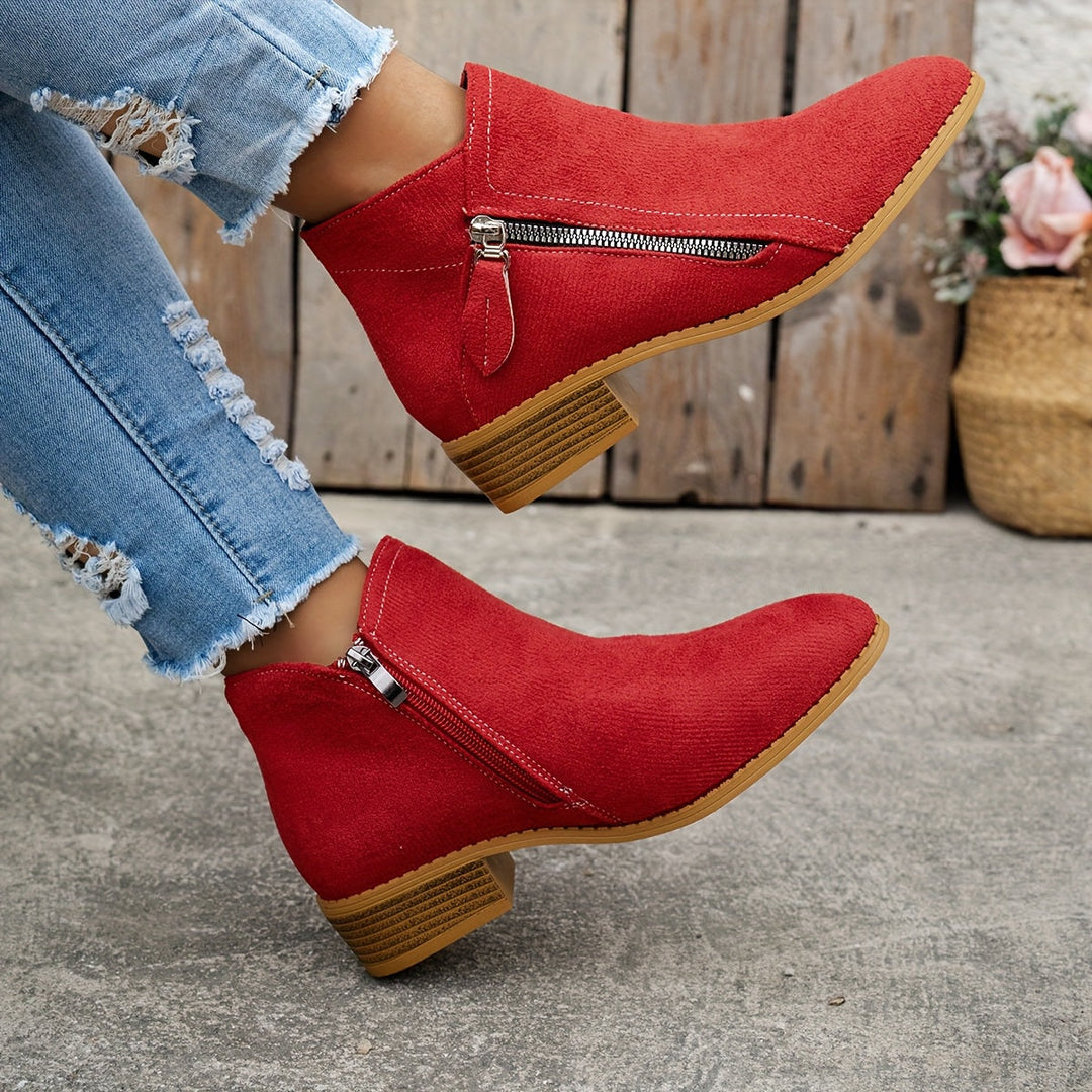 Trendige Damen Boots mit integrierter Fußunterstützung für orthopädischen Komfort.