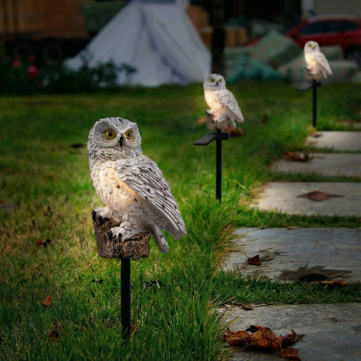Umweltfreundliche Solar-Gartenlampe in Eulenform mit warmweißer LED. Robuste Außenbeleuchtung, wetterfest.