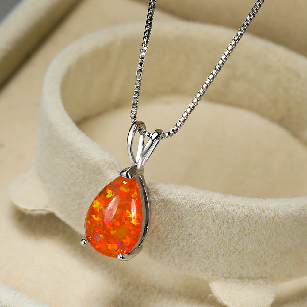 Stilvolle Silberhalskette für Damen mit Opal-Tropfen, ein perfektes minimalistisches Geschenk.