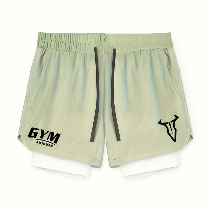 Aktive Herren 2-in-1 Shorts für Outdoor-Sportarten und Fitnesstraining. Maximaler Komfort garantiert.