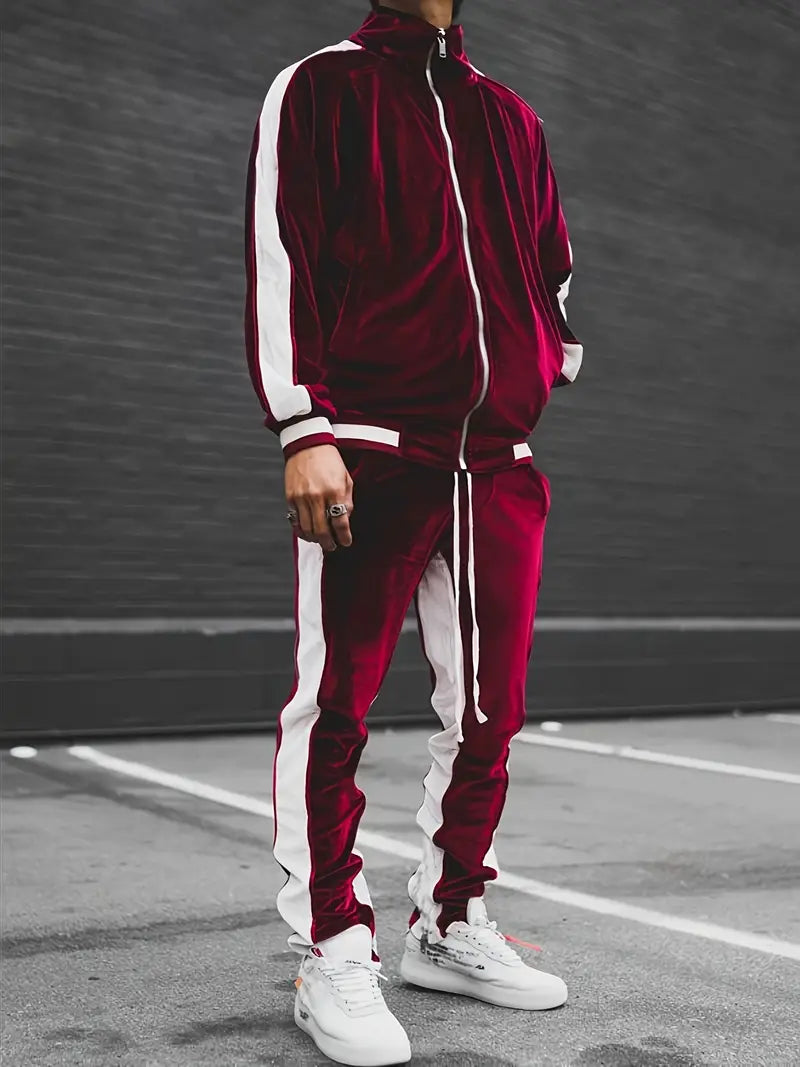 Eleganter Herren Trainingsanzug mit durchgehendem Reißverschluss, für einen sportlich-lässigen Look.