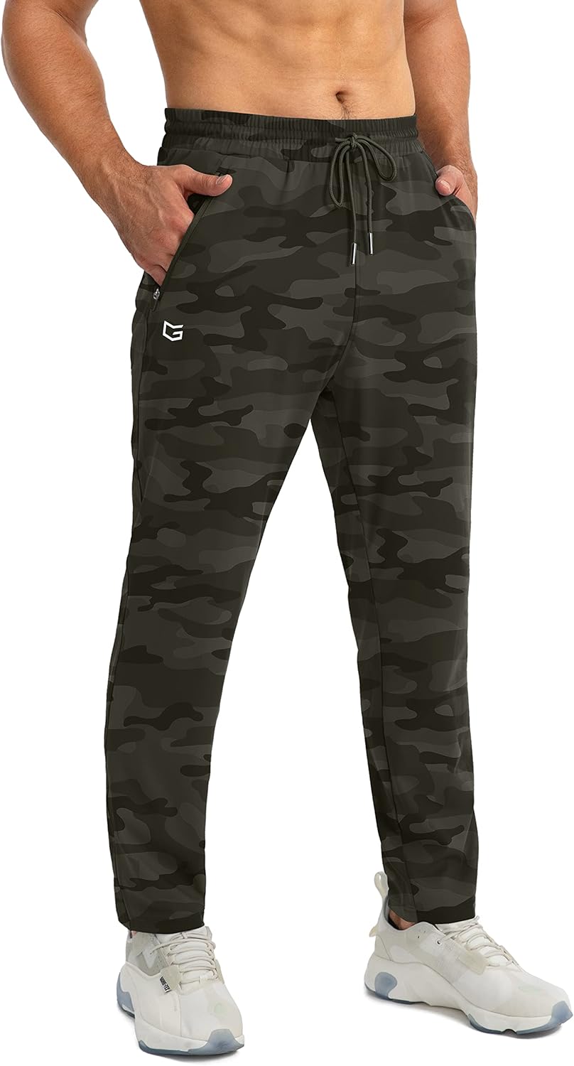 Lässige Herren-Freizeithose mit stylischem Tapered Fit. Ideal für entspannte Tage & leichte Sportaktivitäten.