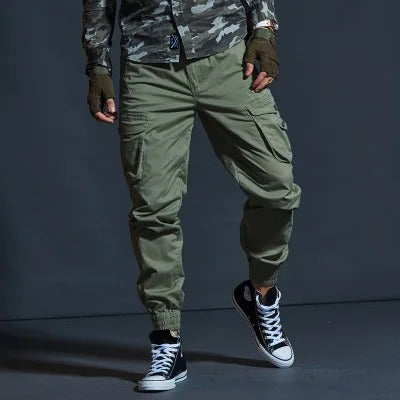 Bequeme, vielseitige Herren Cargohose für Freizeit & Alltag. Robust & lässig. Ideal für Outdoor-Aktivitäten.