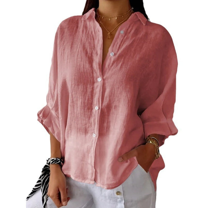 Bequeme, lockere Damenbluse im Oversize-Schnitt für den Sommer. Stilvolle modische Bluse mit Raffinesse.