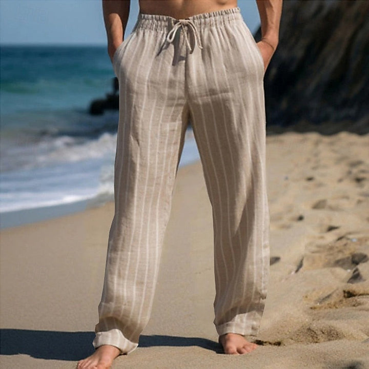 Leichte, atmungsaktive Herren Sommerhose. Bequemer Elastikbund, lockere Passform für Sport & Alltag. Ideal für heiße Tage.