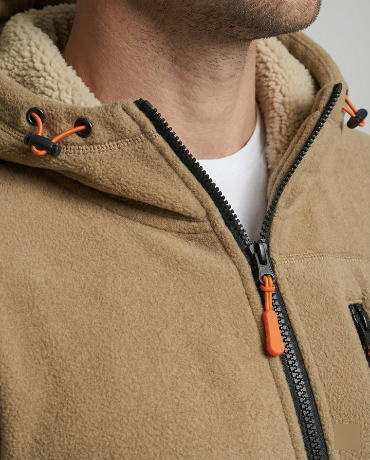 Trendige Herren Kapuzenjacke, SlimFit. Perfekte Übergangsjacke, stylisch und bequem für urbane Herrenmode.