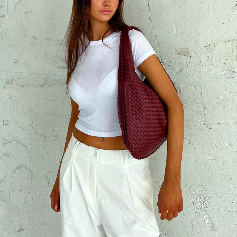 Moderne strukturierte Tote Bag für Damen, perfekt als elegante Alltagstasche oder praktische Businesstasche.