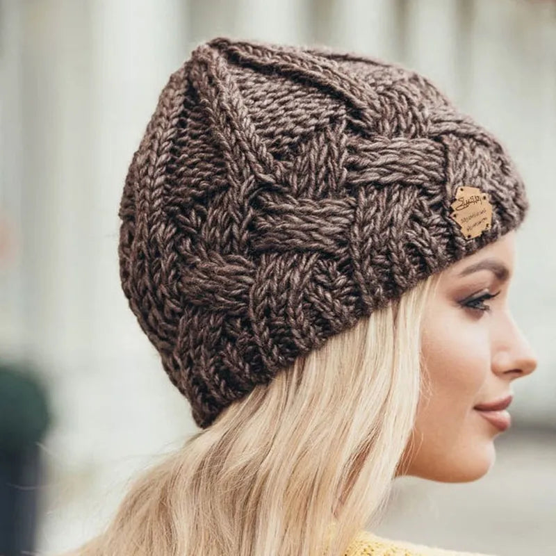 Gemütliche Damen Strickmütze in klassischem Design; warme Beanie als stilvolle Kopfbedeckung für den Winter.